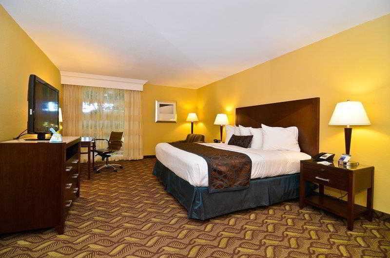 Clarion Inn & Suites Roswell Eksteriør billede