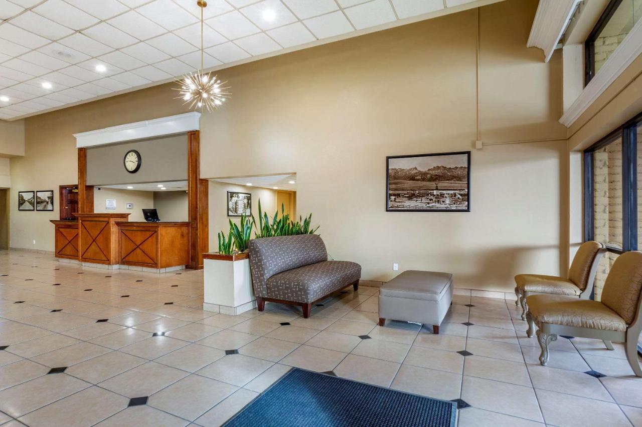 Clarion Inn & Suites Roswell Eksteriør billede
