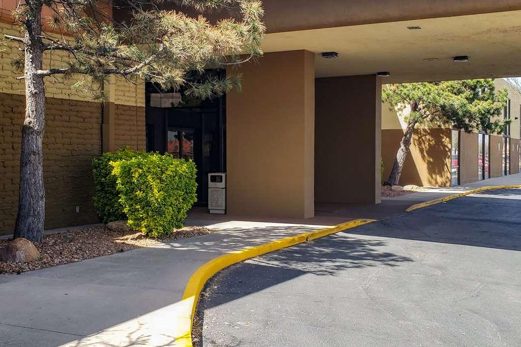 Clarion Inn & Suites Roswell Eksteriør billede