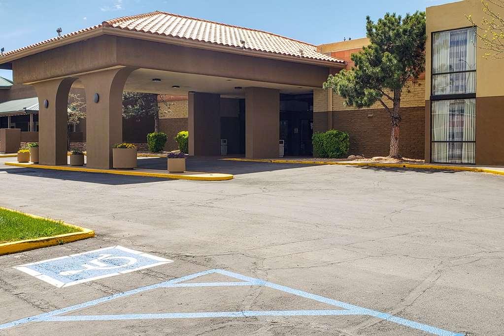 Clarion Inn & Suites Roswell Eksteriør billede
